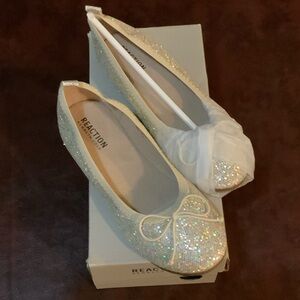 Kenneth Cole Reaction Women's Sparkle Flats - Silver